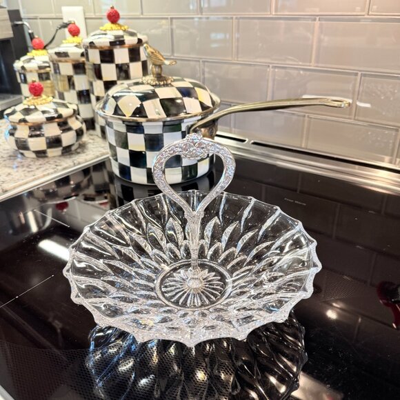 Vintage Crystal candy dish with silver handle - Picture 3 of 13